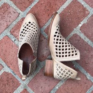 Perforated bootie